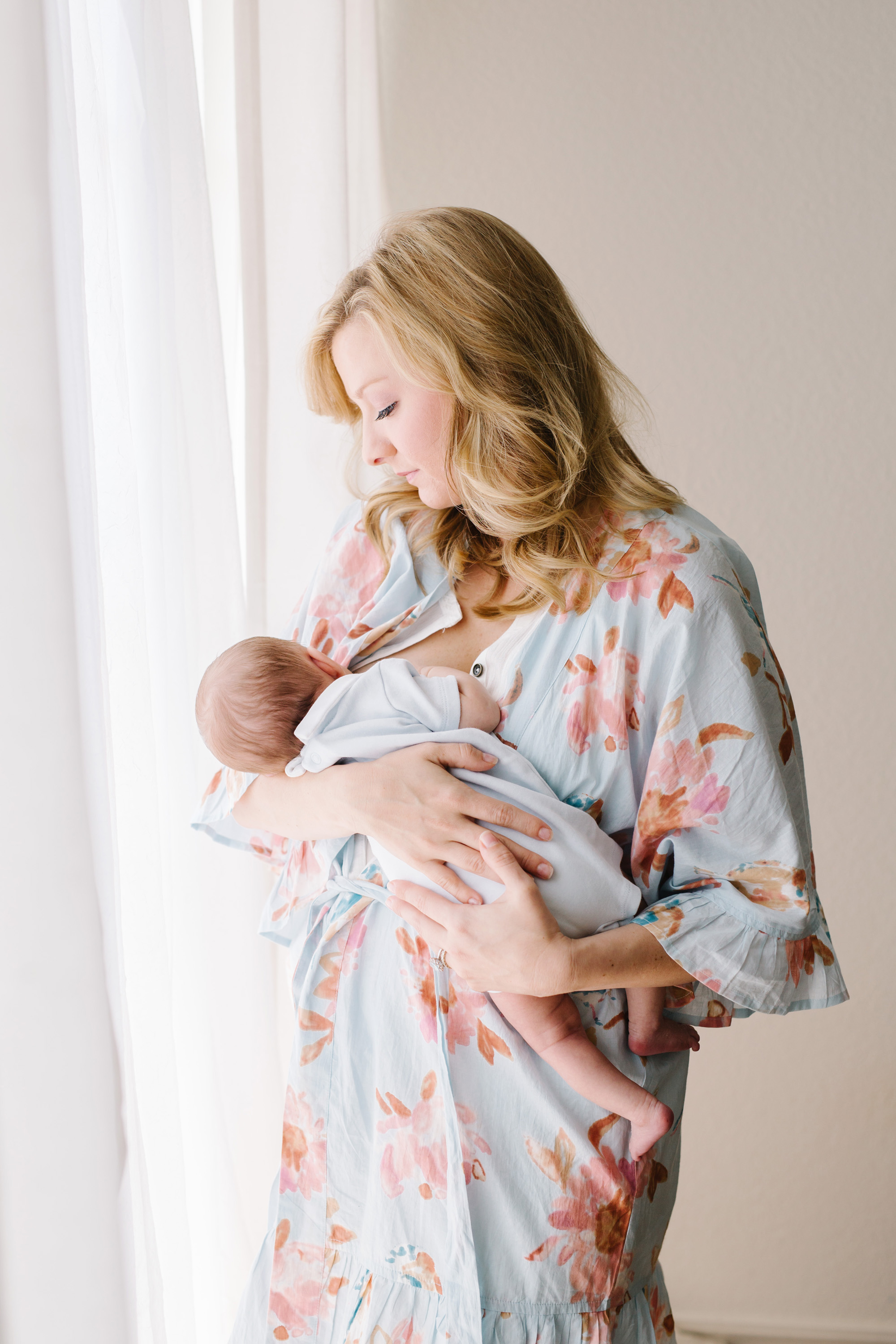 Dallas motherhood photographer, serving Wichita Falls and Dallas/Fort Worth.