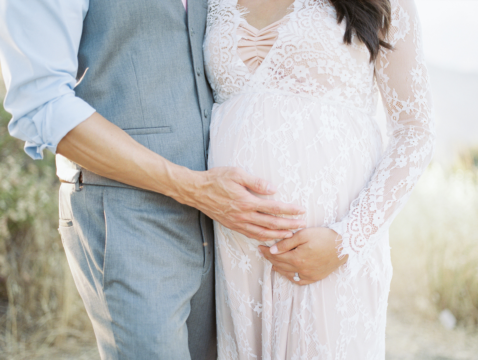 Couples maternity session by Dallas motherhood photographer Tenth & Grace.