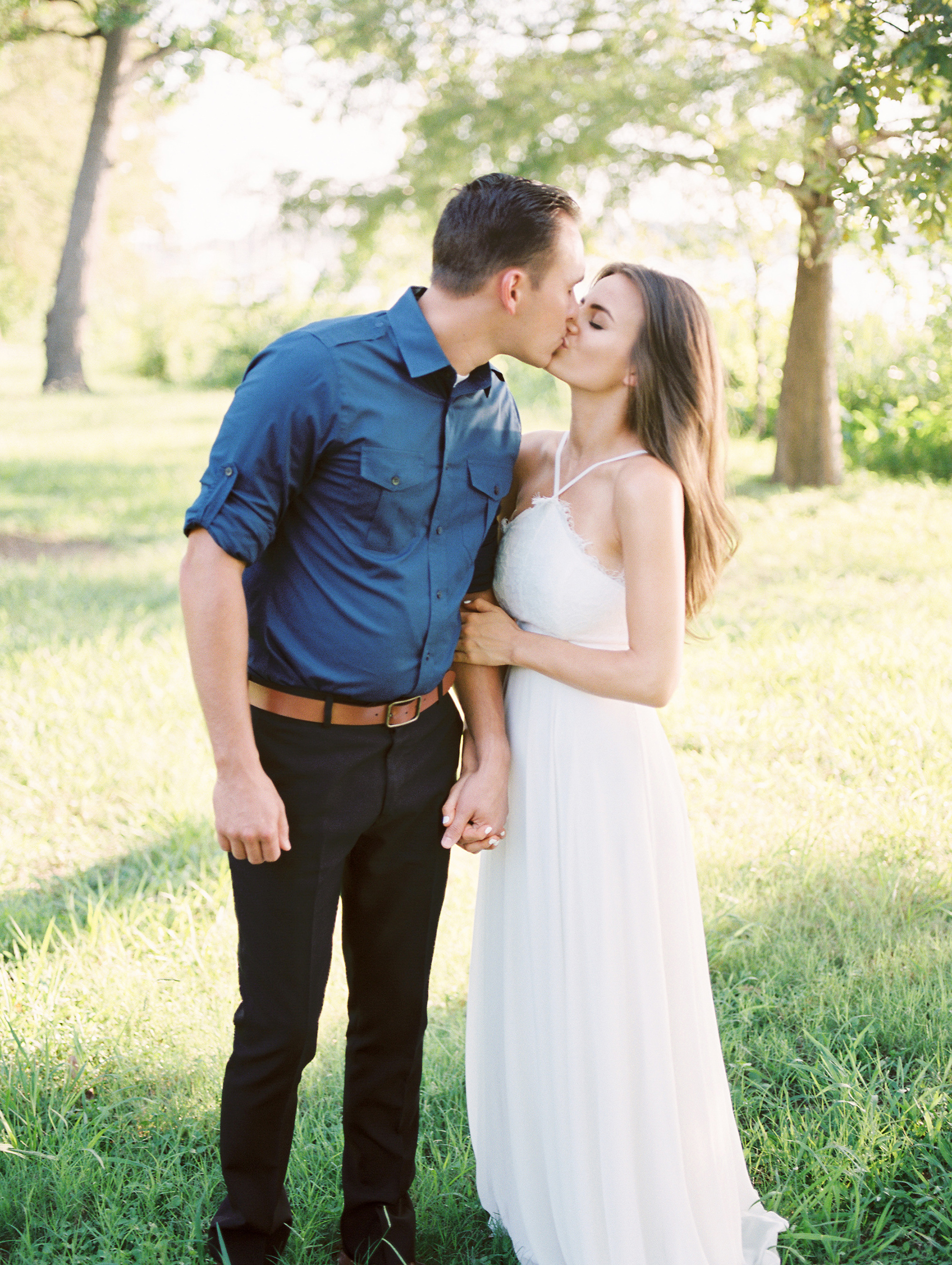 Dallas engagement session at White Rock Lake by Texas wedding photographer Tenth & Grace.