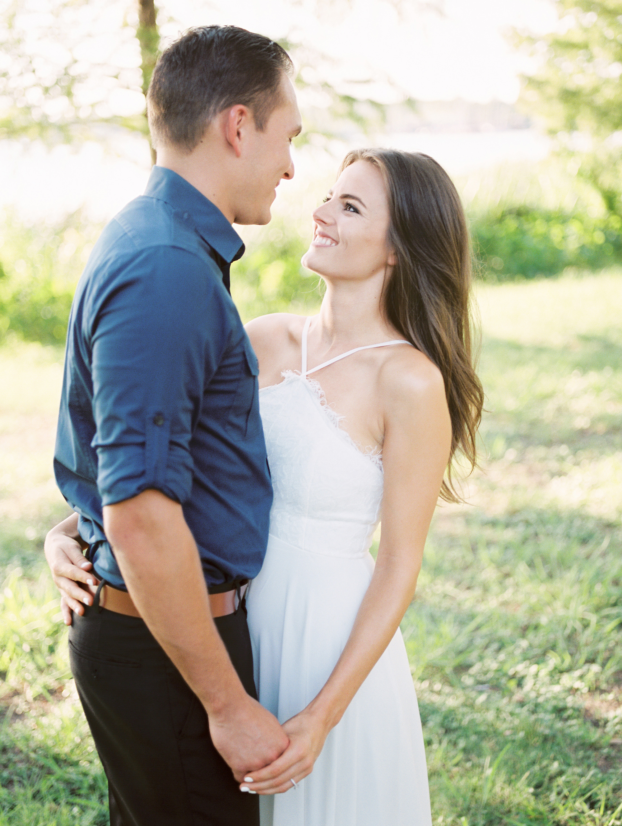 White Rock Lake engagement session from Dallas wedding photographer Tenth & Grace.
